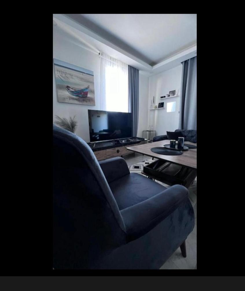 Palmiye Apartment Кіренія Екстер'єр фото